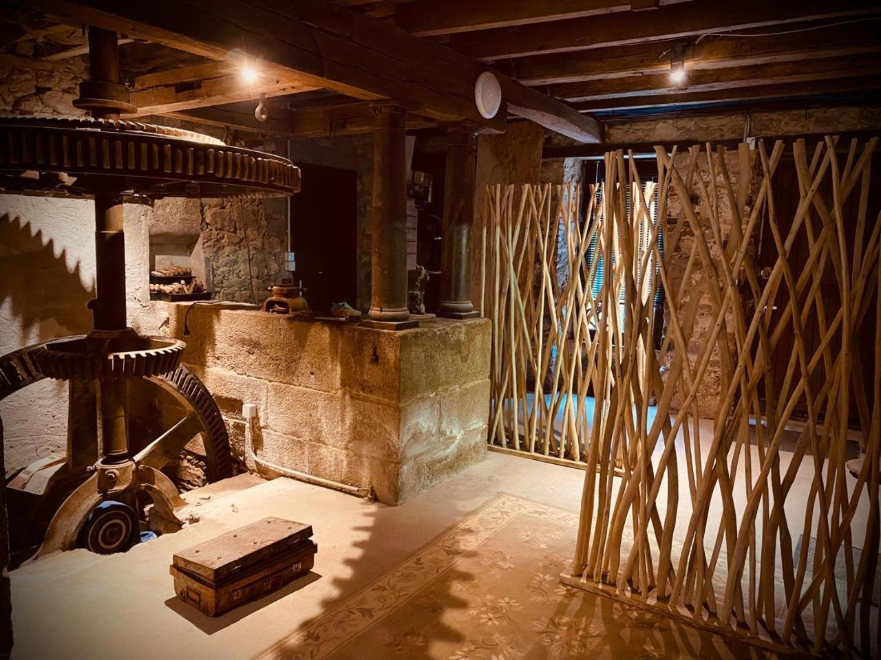 Bed and Breakfast Le Moulin Du Guy, Proche Du Puy Dufou Chanverrie Екстер'єр фото