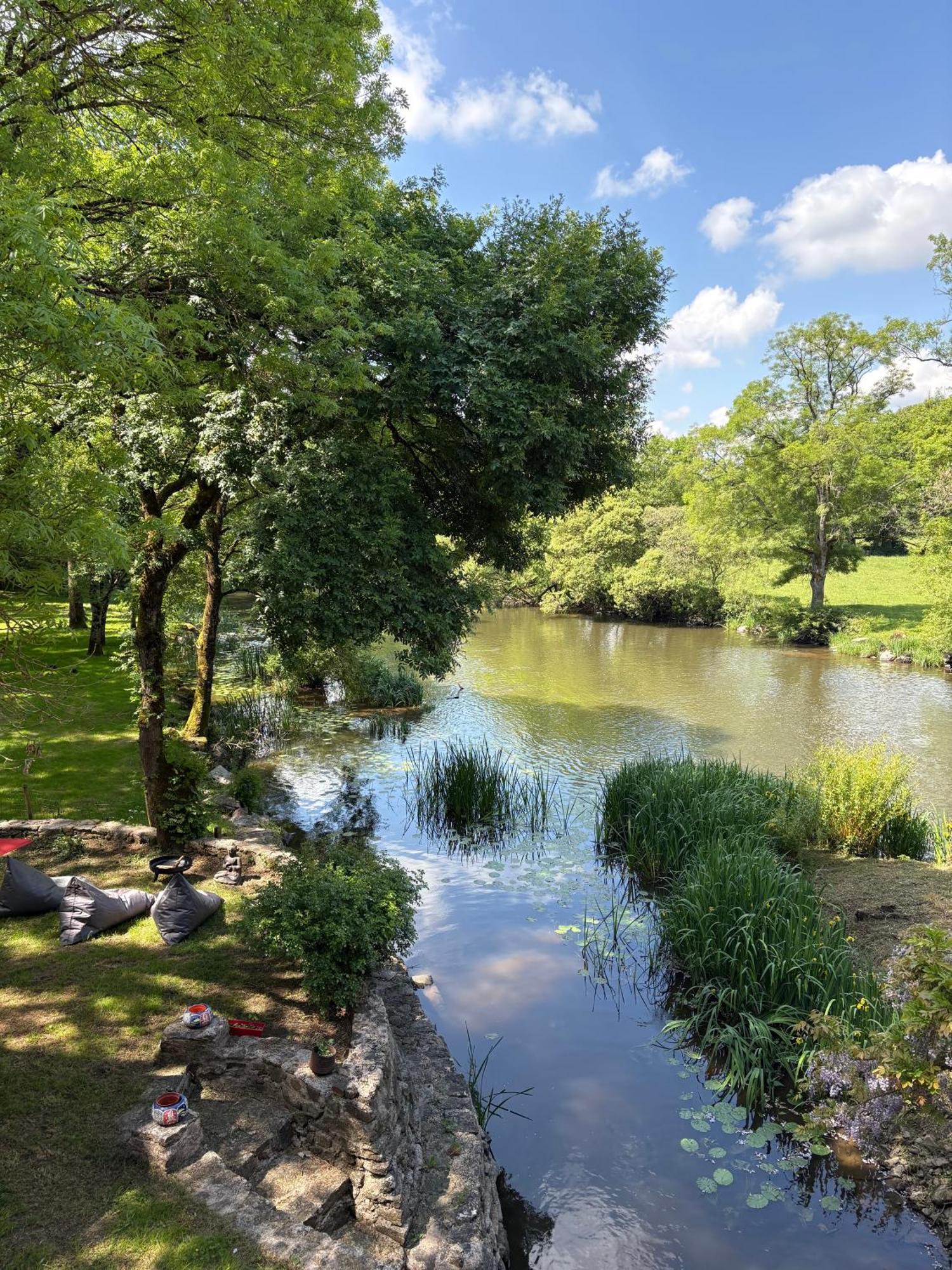 Bed and Breakfast Le Moulin Du Guy, Proche Du Puy Dufou Chanverrie Екстер'єр фото